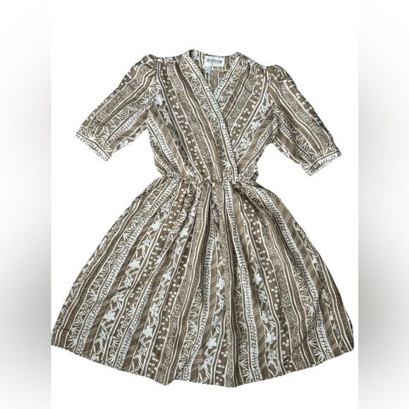 Vintage The Wilroy Traveller NY Elegant Tan Patterned Dress size 8 - Picture 5 of 15